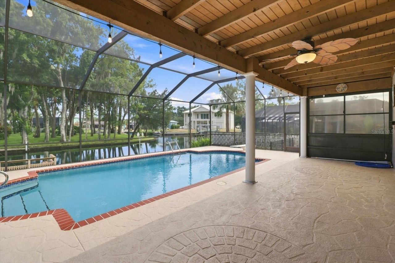 220 SE Kings Bay Drive, Crystal River, FL 34429 Photo