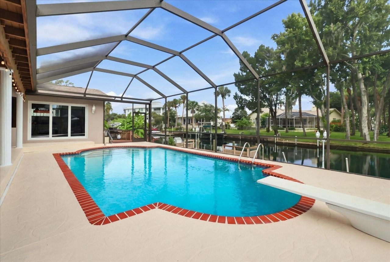 220 SE Kings Bay Drive, Crystal River, FL 34429 Photo