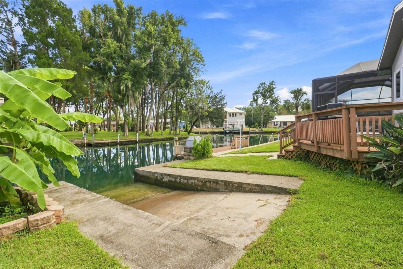 220 SE Kings Bay Drive, Crystal River, FL 34429 Photo