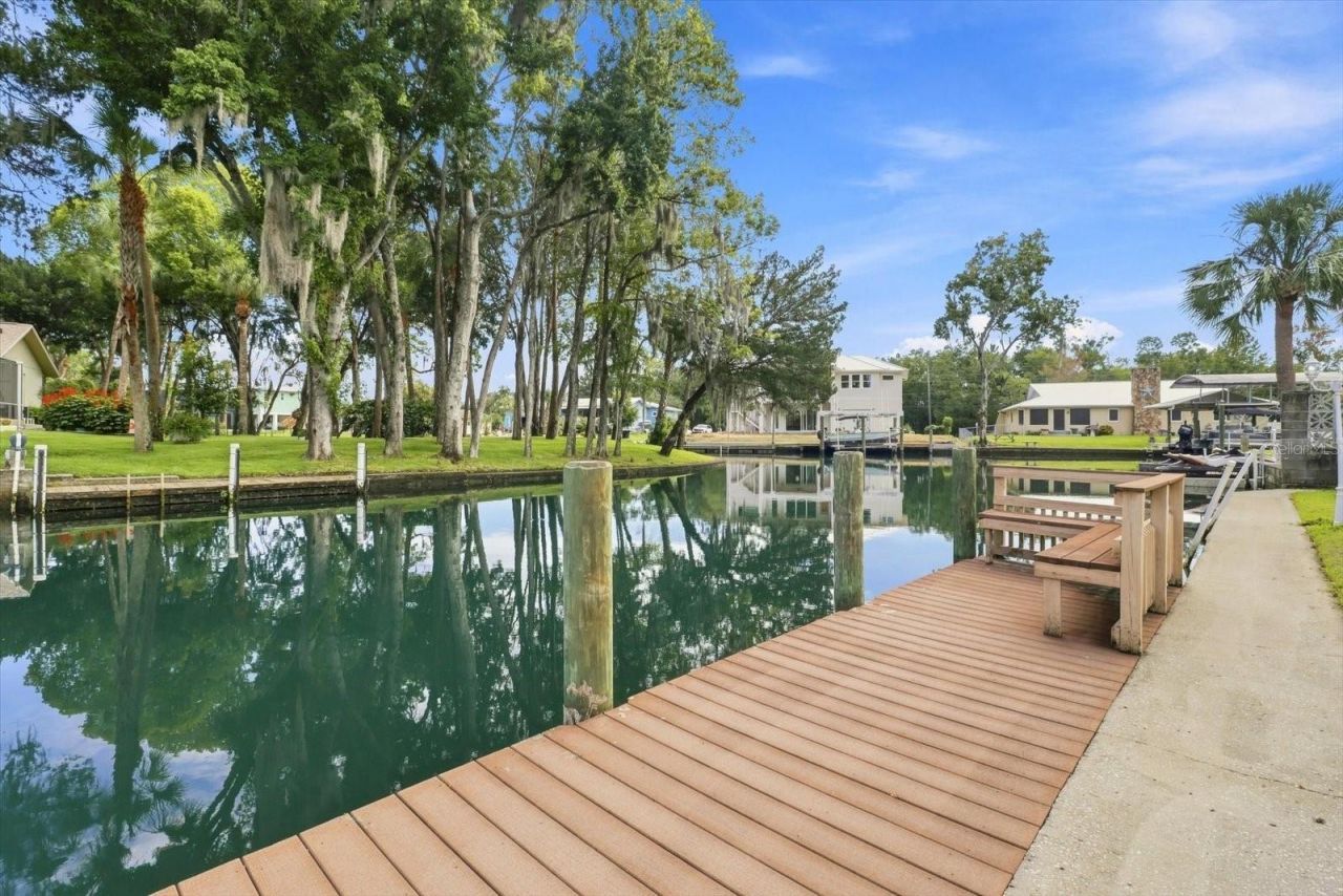220 SE Kings Bay Drive, Crystal River, FL 34429 Photo