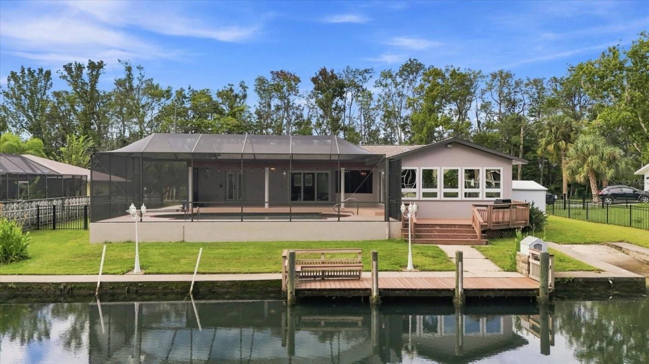 220 SE Kings Bay Drive, Crystal River, FL 34429 Photo