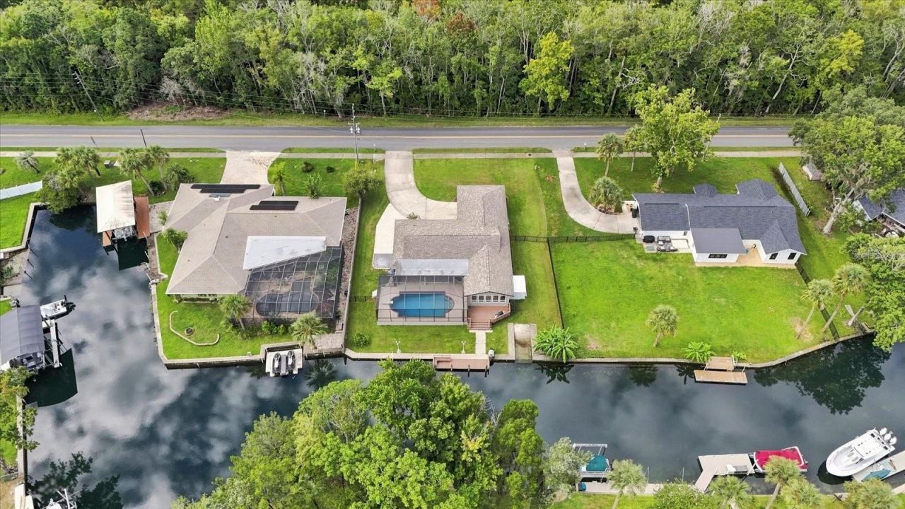 220 SE Kings Bay Drive, Crystal River, FL 34429 Photo