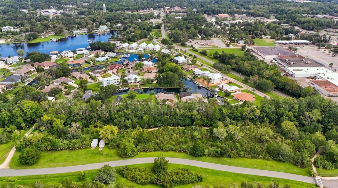 220 SE Kings Bay Drive, Crystal River, FL 34429 Photo