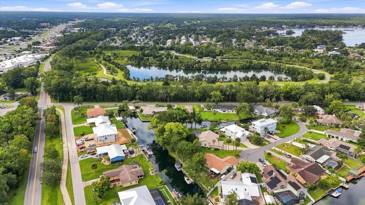 220 SE Kings Bay Drive, Crystal River, FL 34429 Photo