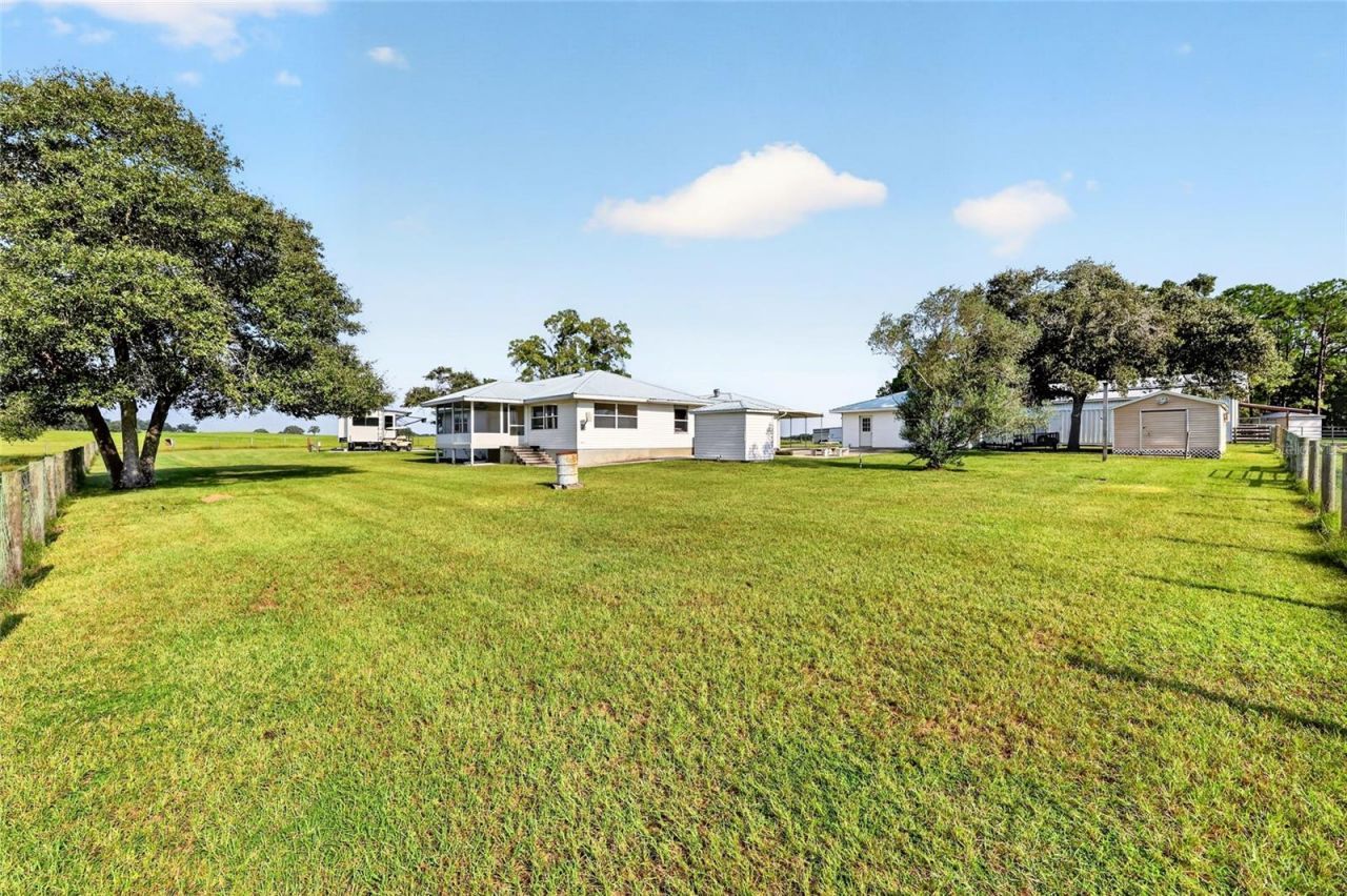 20500 NW 27th Street, Morriston, FL 32668 Photo