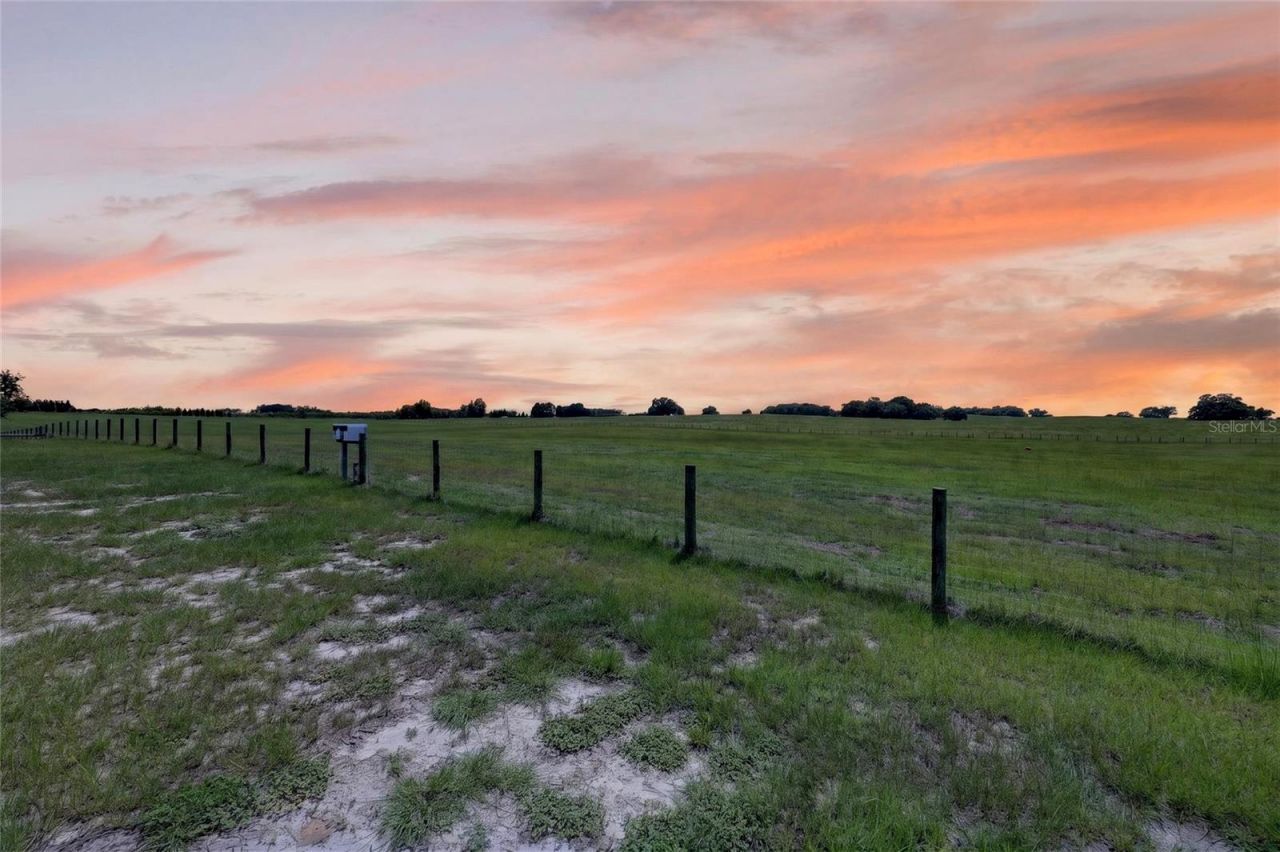 20500 NW 27th Street, Morriston, FL 32668 Photo