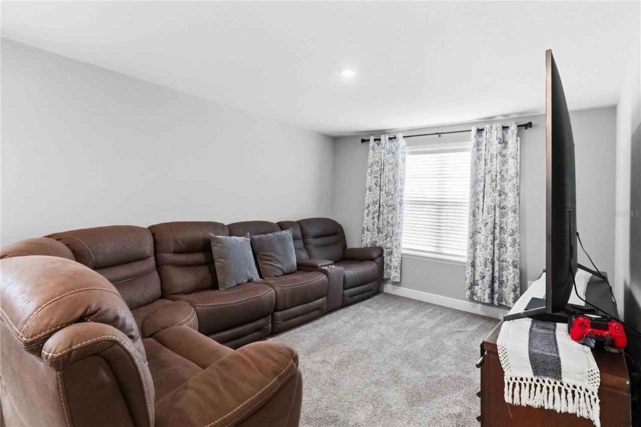 10007 Dolphin Gull Circle, Thonotosassa, FL 33592 Photo
