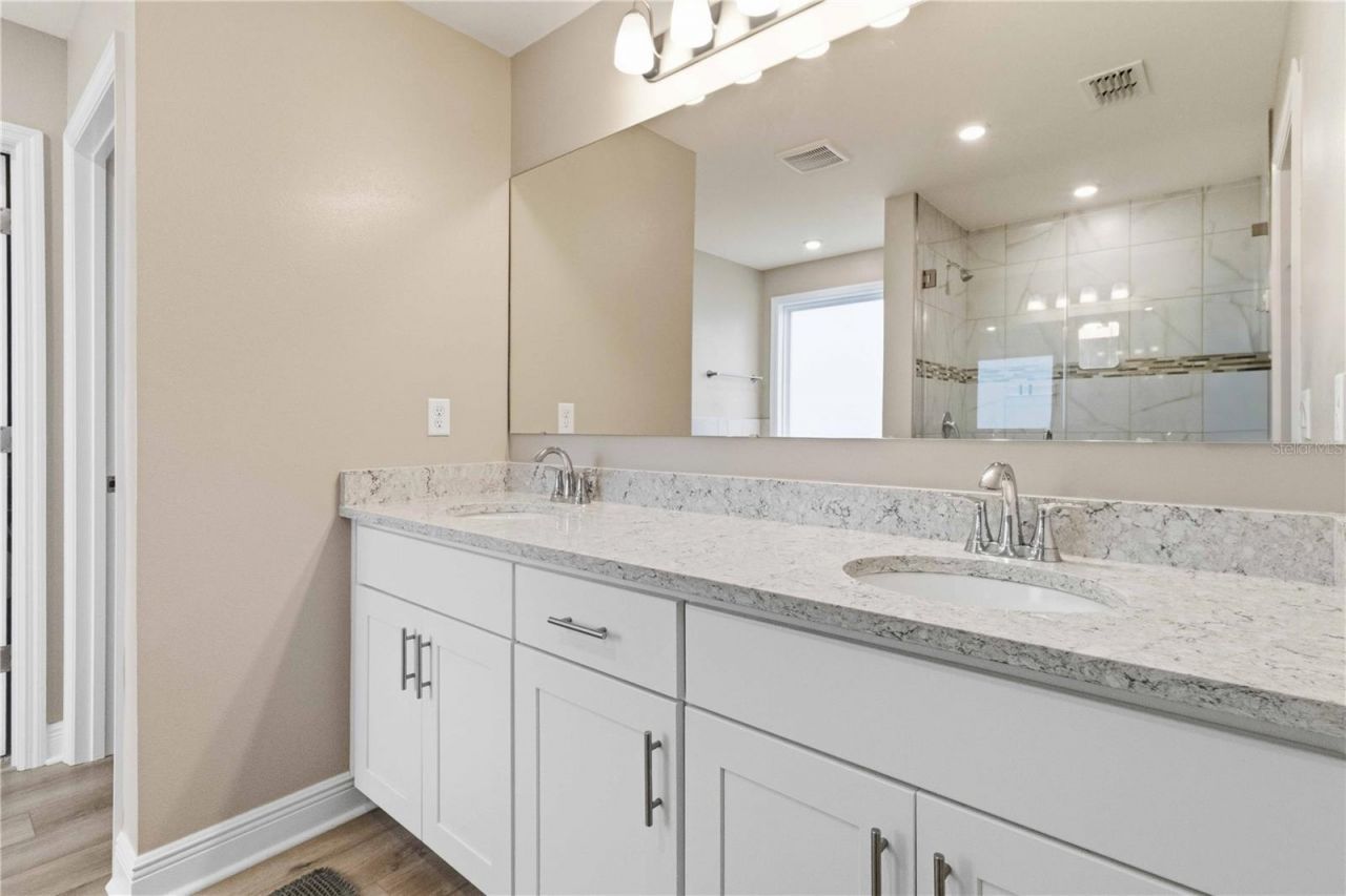 10007 Dolphin Gull Circle, Thonotosassa, FL 33592 Photo