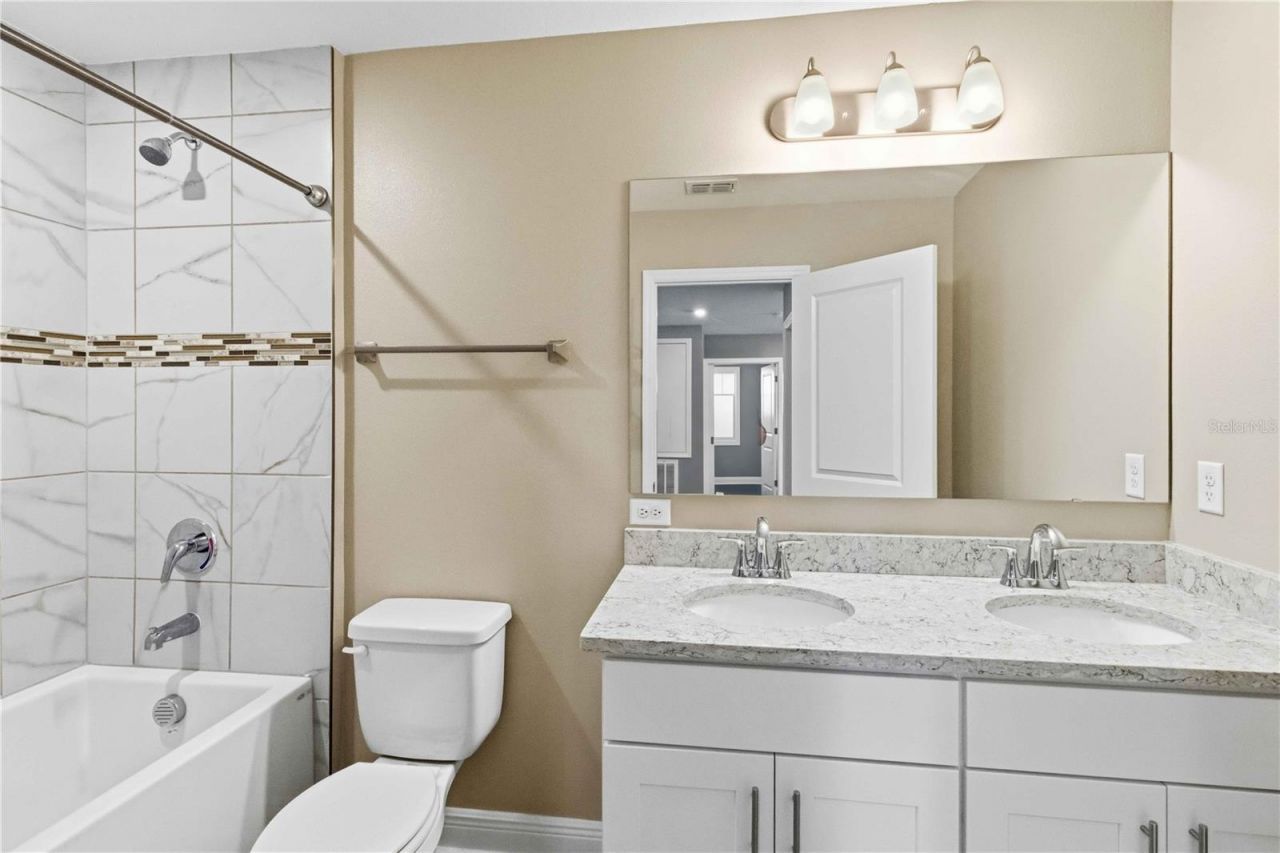 10007 Dolphin Gull Circle, Thonotosassa, FL 33592 Photo
