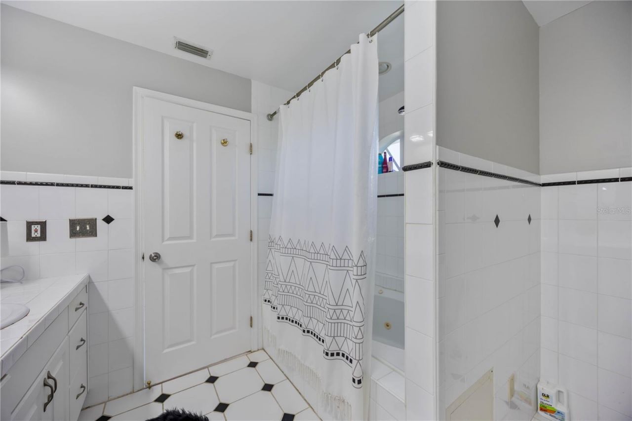 13951 Harbor View Drive , Seminole, FL 33776 Photo