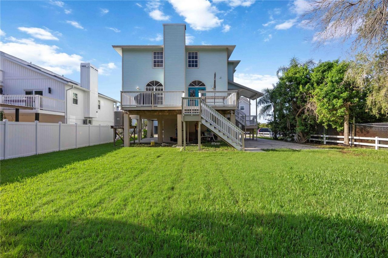 13951 Harbor View Drive , Seminole, FL 33776 Photo