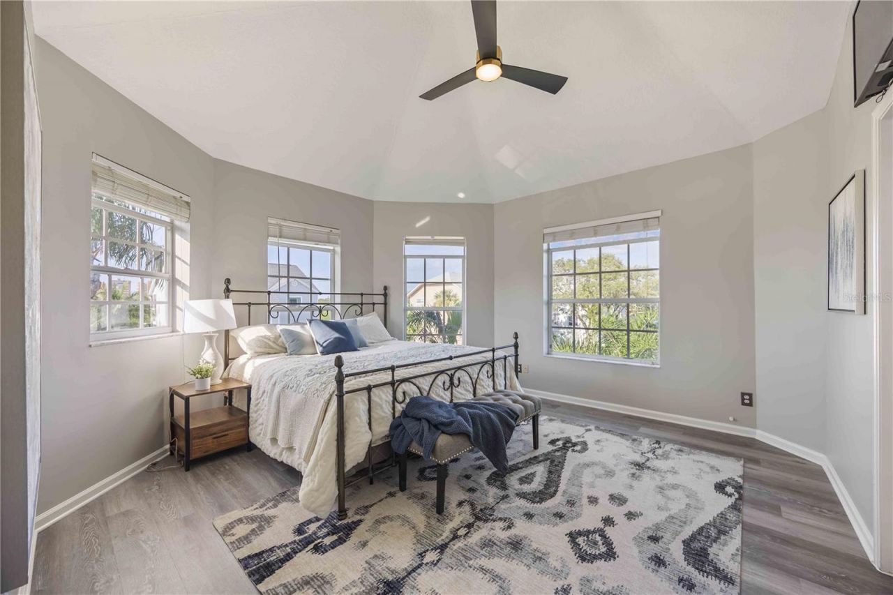 13951 Harbor View Drive , Seminole, FL 33776 Photo