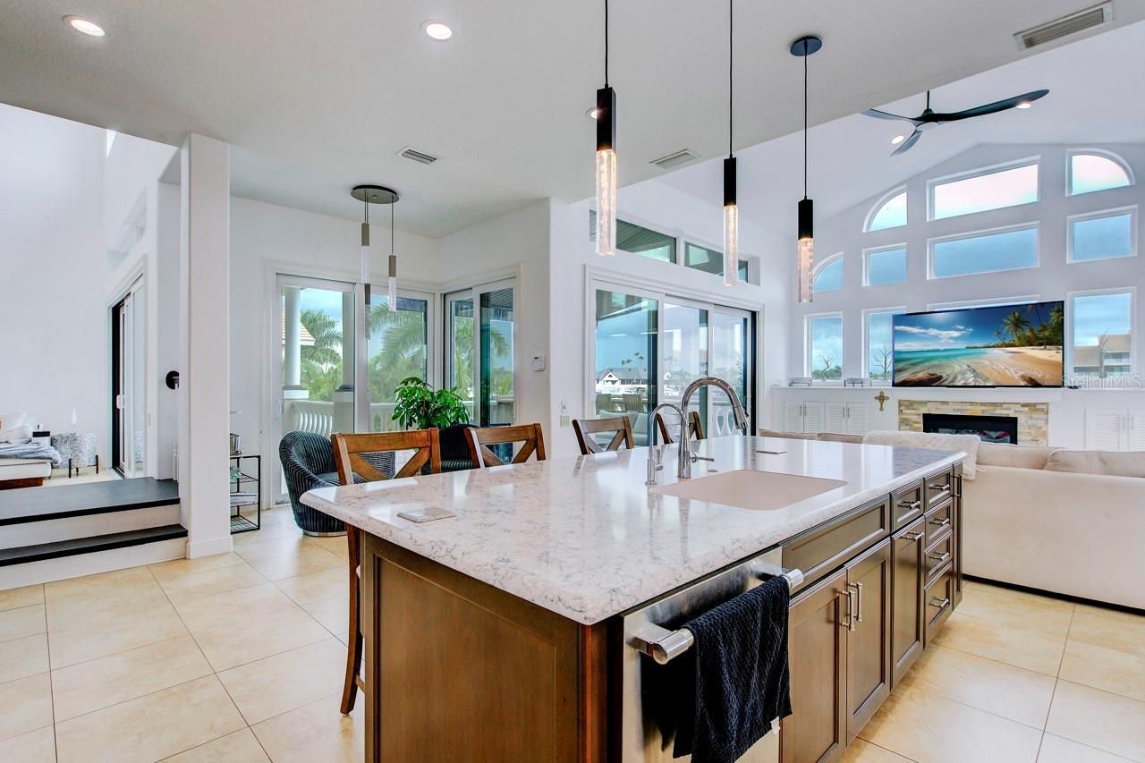 6113 Pasadena Point Boulevard, Gulfport, FL 33707 Photo