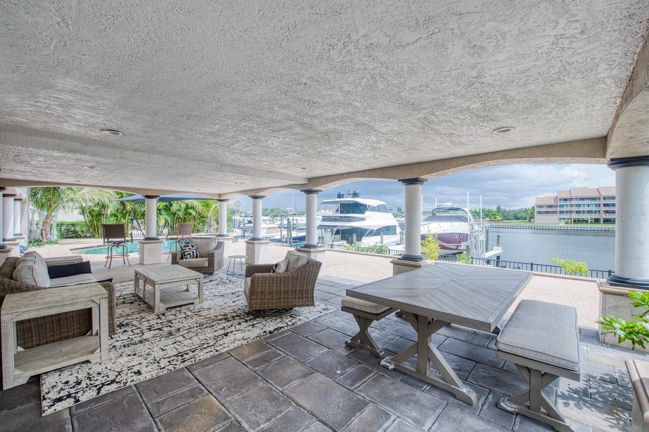 6113 Pasadena Point Boulevard, Gulfport, FL 33707 Photo