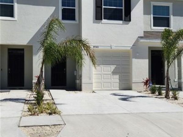 9241 ROCK HARBOUR WAY , TAMPA, FL 33637