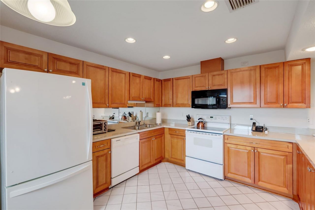 5400 34th Street W, Unit B16, Bradenton, FL 34210 Photo