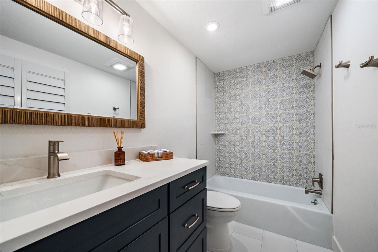 711 Spanish Drive S, Unit 211, Longboat Key, FL 34228 Photo