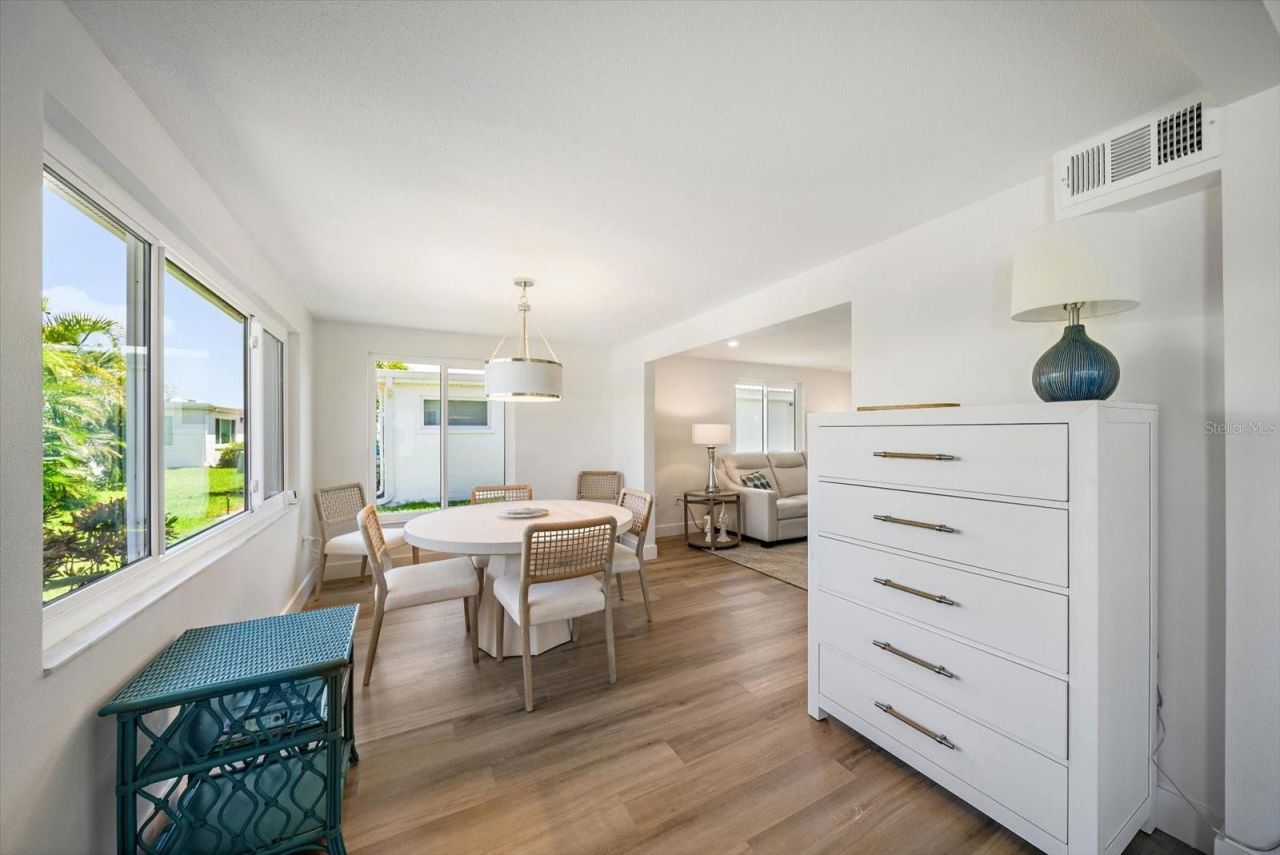 711 Spanish Drive S, Unit 211, Longboat Key, FL 34228 Photo