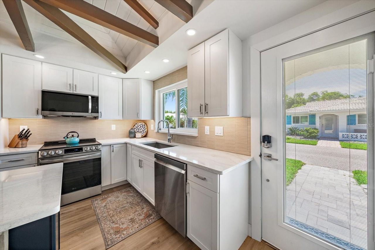 711 Spanish Drive S, Unit 211, Longboat Key, FL 34228 Photo