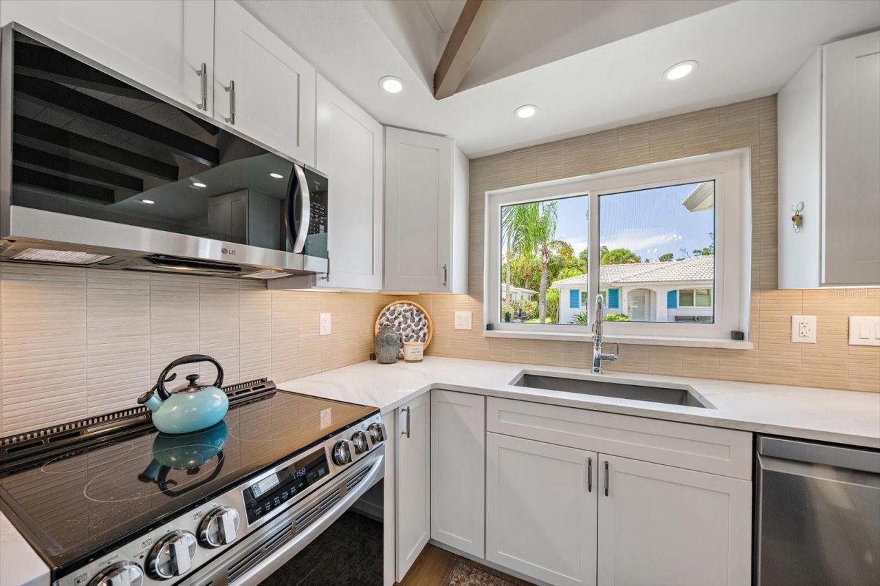 711 Spanish Drive S, Unit 211, Longboat Key, FL 34228 Photo
