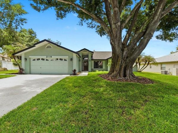 218 LAKE HARTRIDGE DRIVE NW, WINTER HAVEN, FL 33881