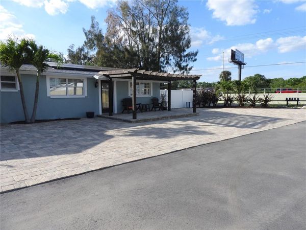 8822 ROCKY CREEK DRIVE , TAMPA, FL 33615