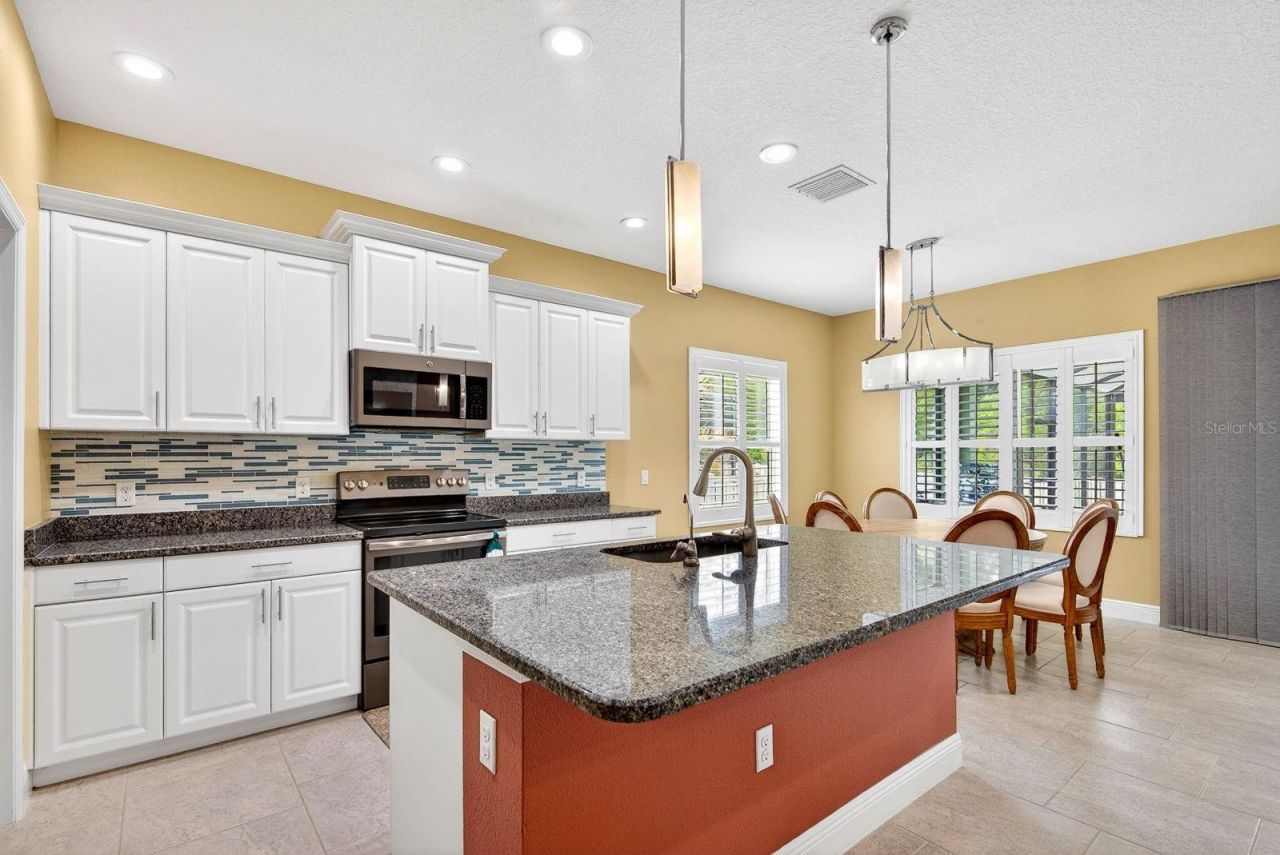 7428 Ridgelake Circle, Bradenton, FL 34203 Photo