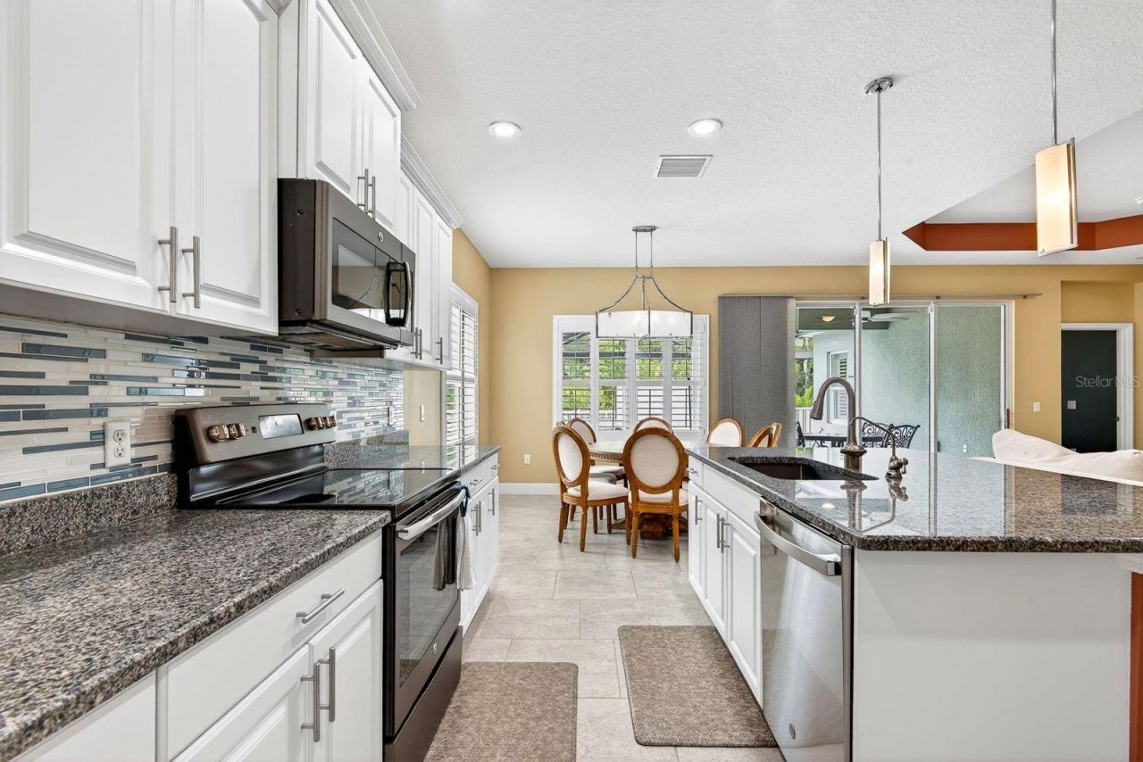 7428 Ridgelake Circle, Bradenton, FL 34203 Photo