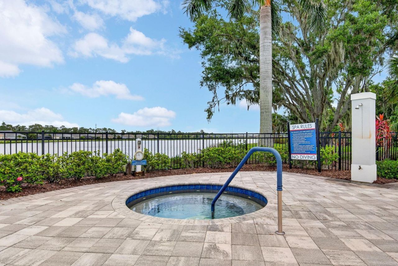 7428 Ridgelake Circle, Bradenton, FL 34203 Photo