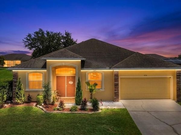 8230 WOODVINE CIRCLE , LAKELAND, FL 33810