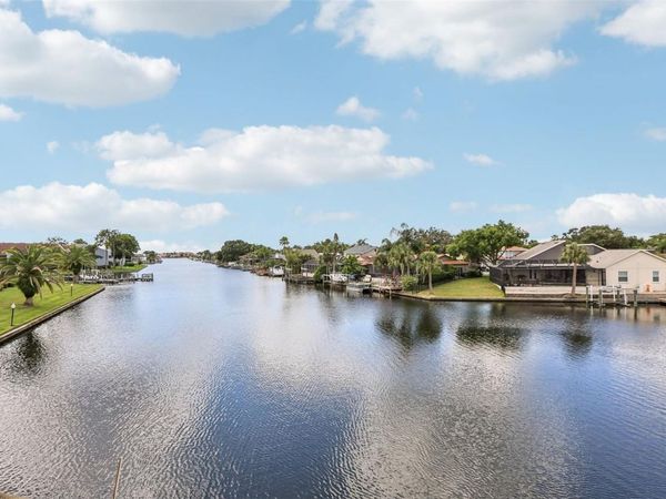 6325 NEWTOWN CIRCLE , Unit 25B2, TAMPA, FL 33615