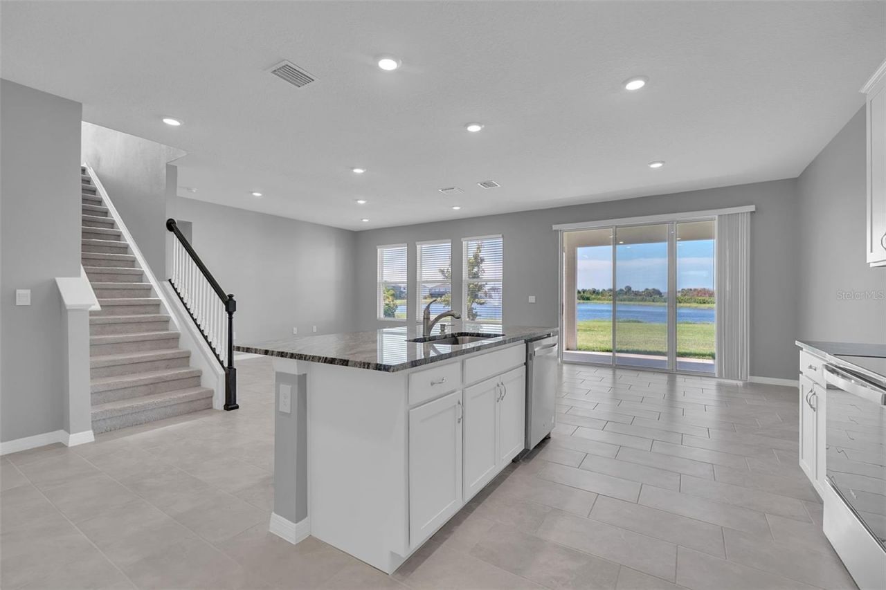 5748 Woodland Sage Drive, Sarasota, FL 34238 Photo