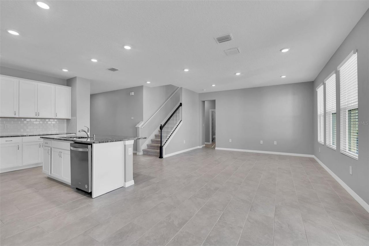 5748 Woodland Sage Drive, Sarasota, FL 34238 Photo