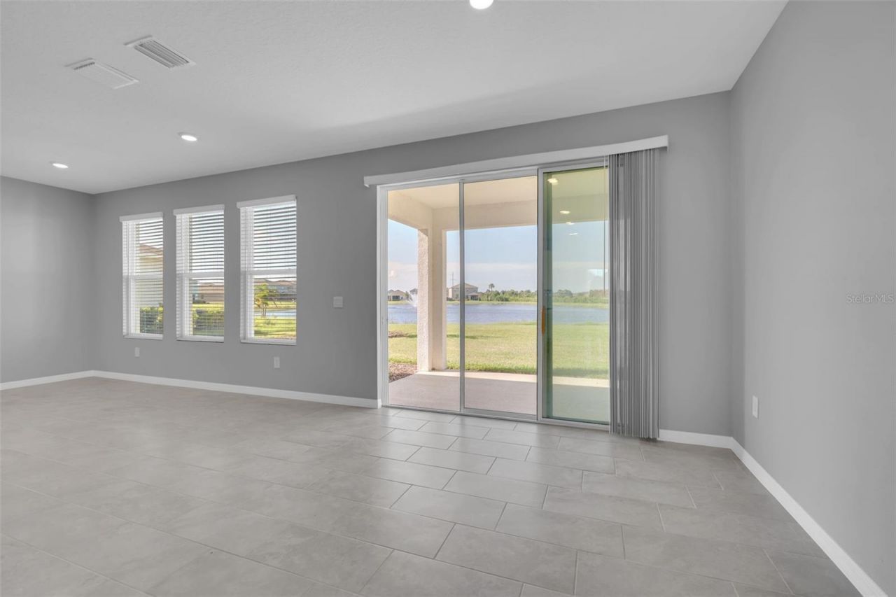 5748 Woodland Sage Drive, Sarasota, FL 34238 Photo