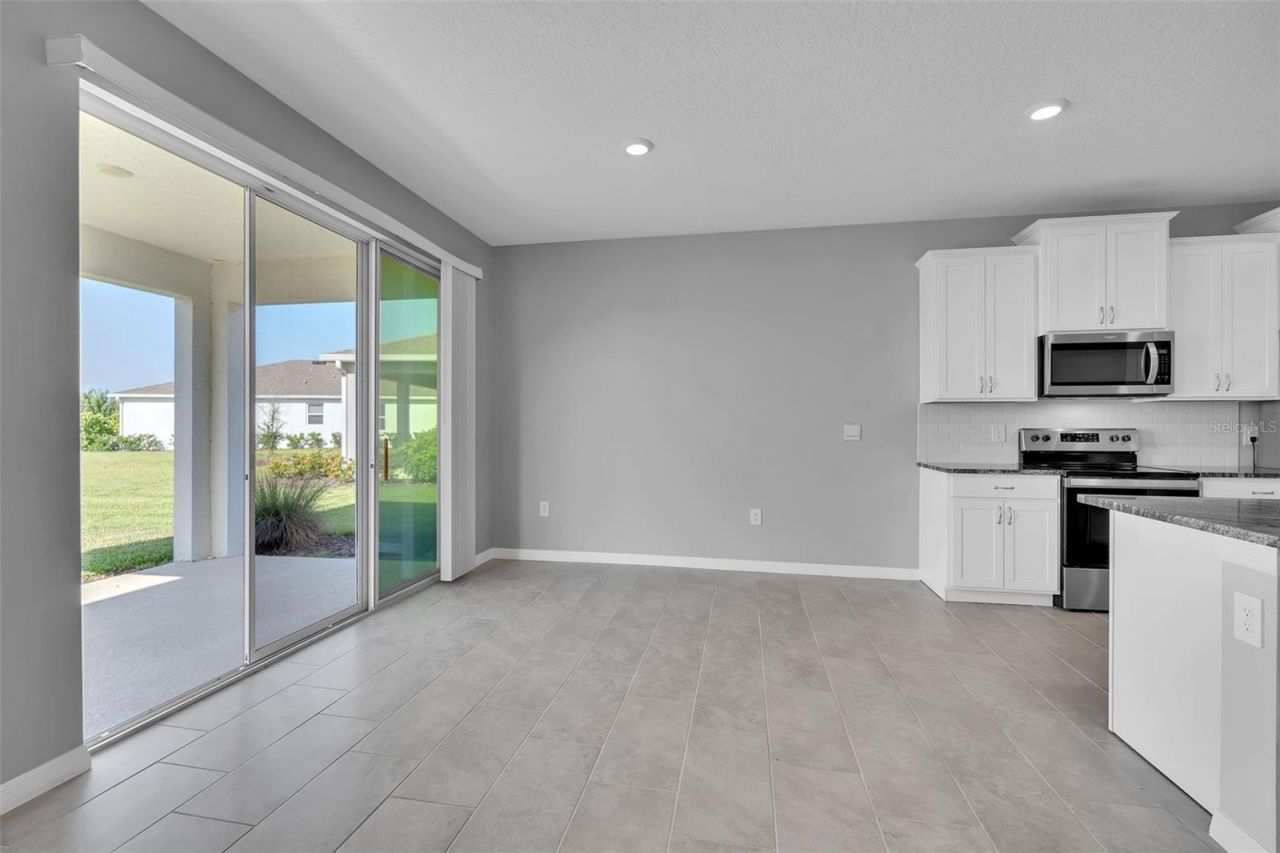 5748 Woodland Sage Drive, Sarasota, FL 34238 Photo