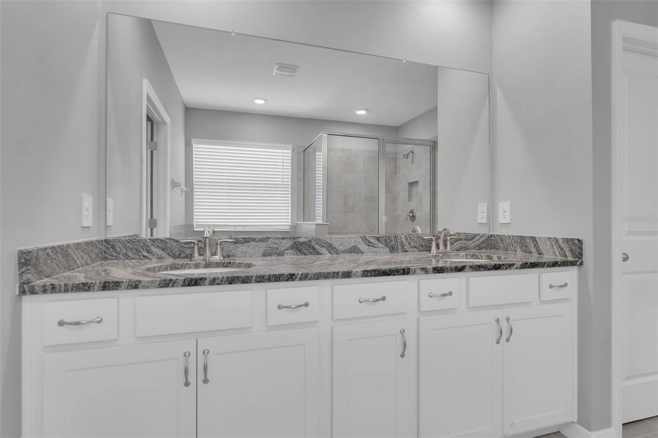 5748 Woodland Sage Drive, Sarasota, FL 34238 Photo