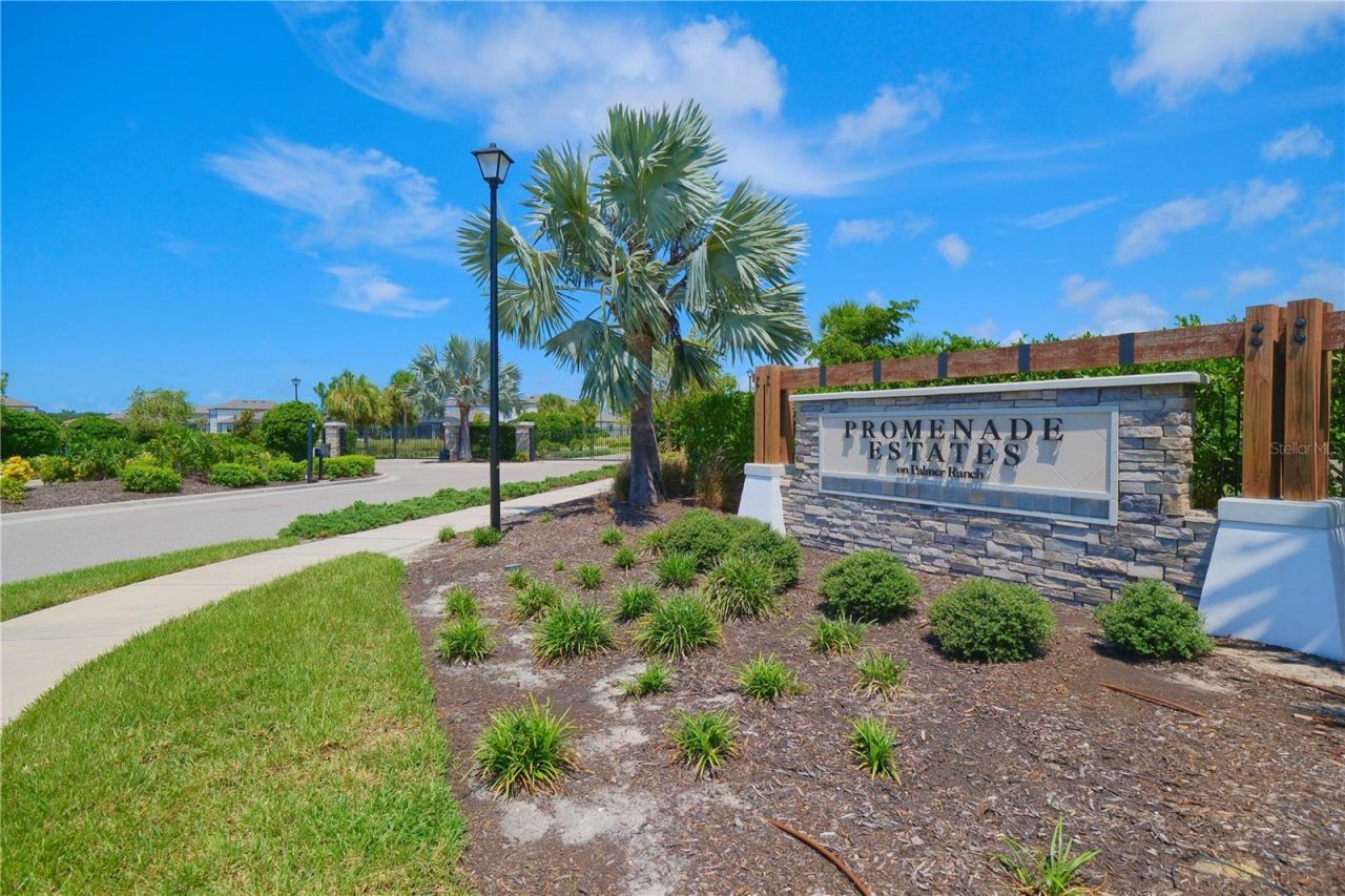 5748 Woodland Sage Drive, Sarasota, FL 34238 Photo