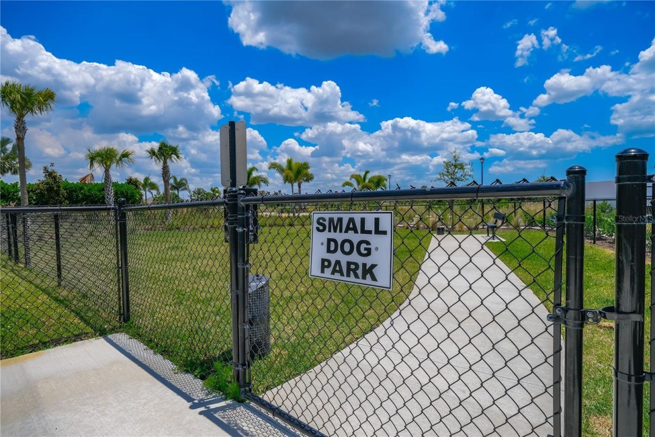 5748 Woodland Sage Drive, Sarasota, FL 34238 Photo