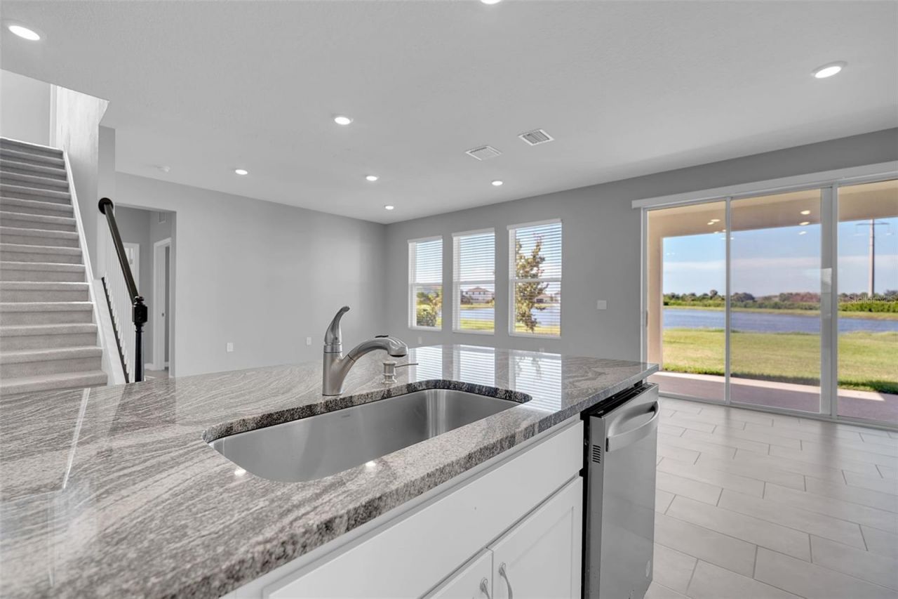 5748 Woodland Sage Drive, Sarasota, FL 34238 Photo