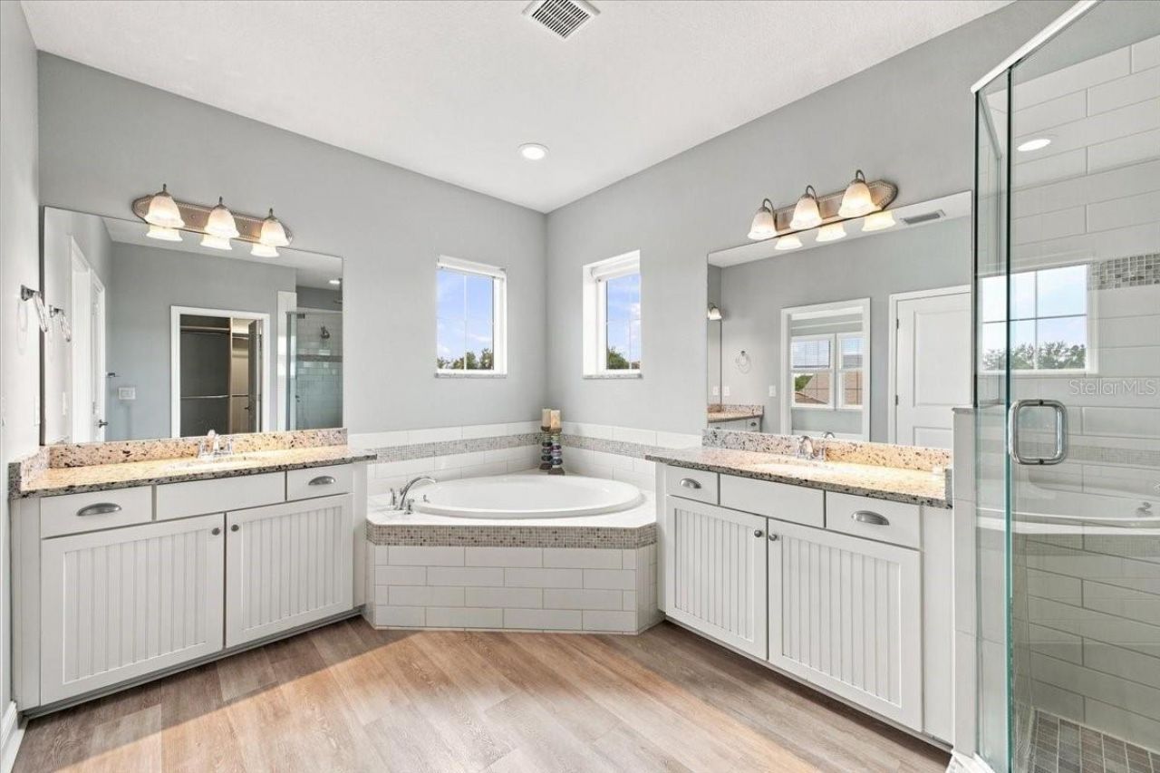 8124 37th Avenue Circle W, Bradenton, FL 34209 Photo