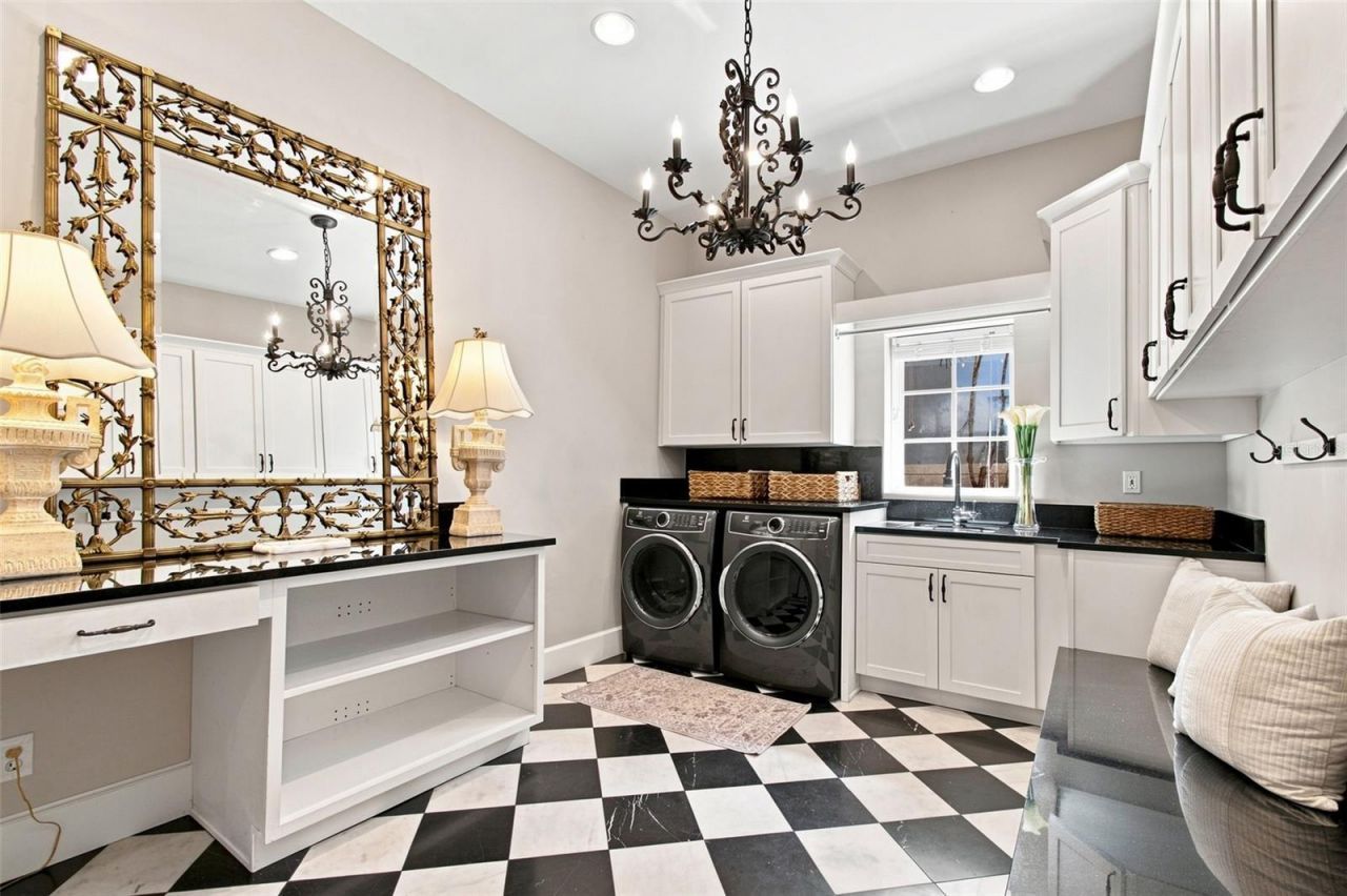 4537 W Swann Avenue, Tampa, FL 33609 Photo