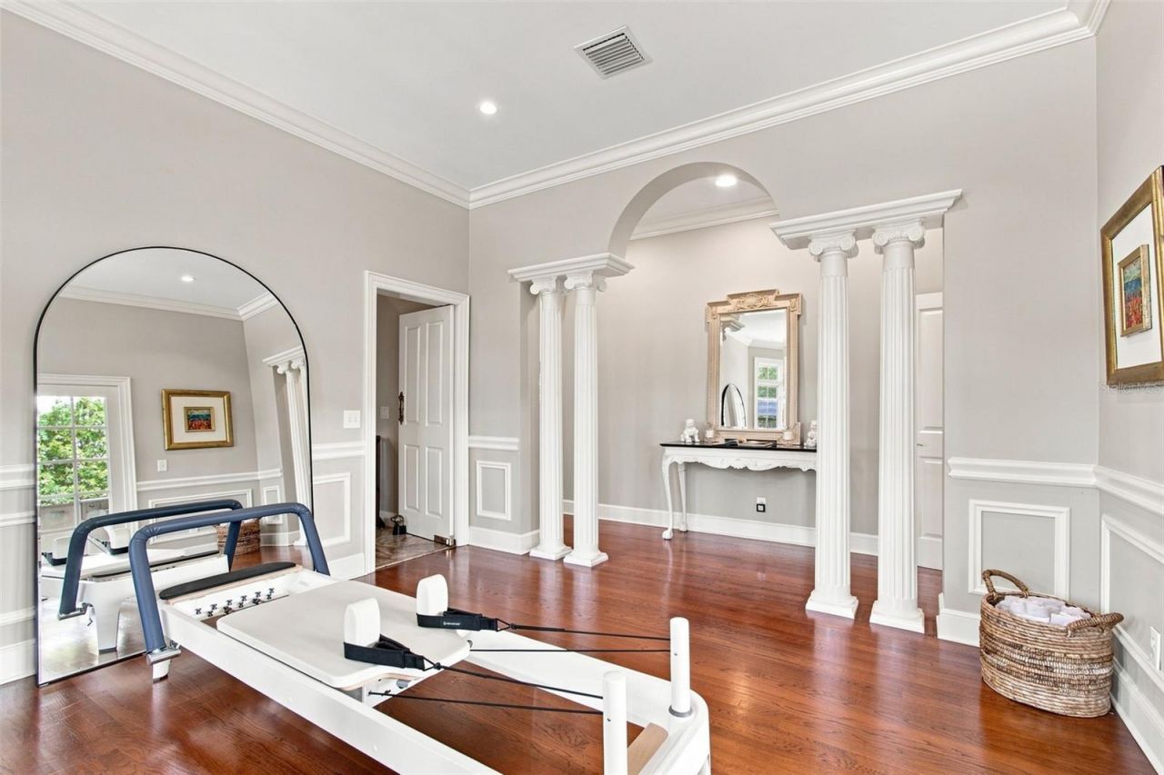 4537 W Swann Avenue, Tampa, FL 33609 Photo