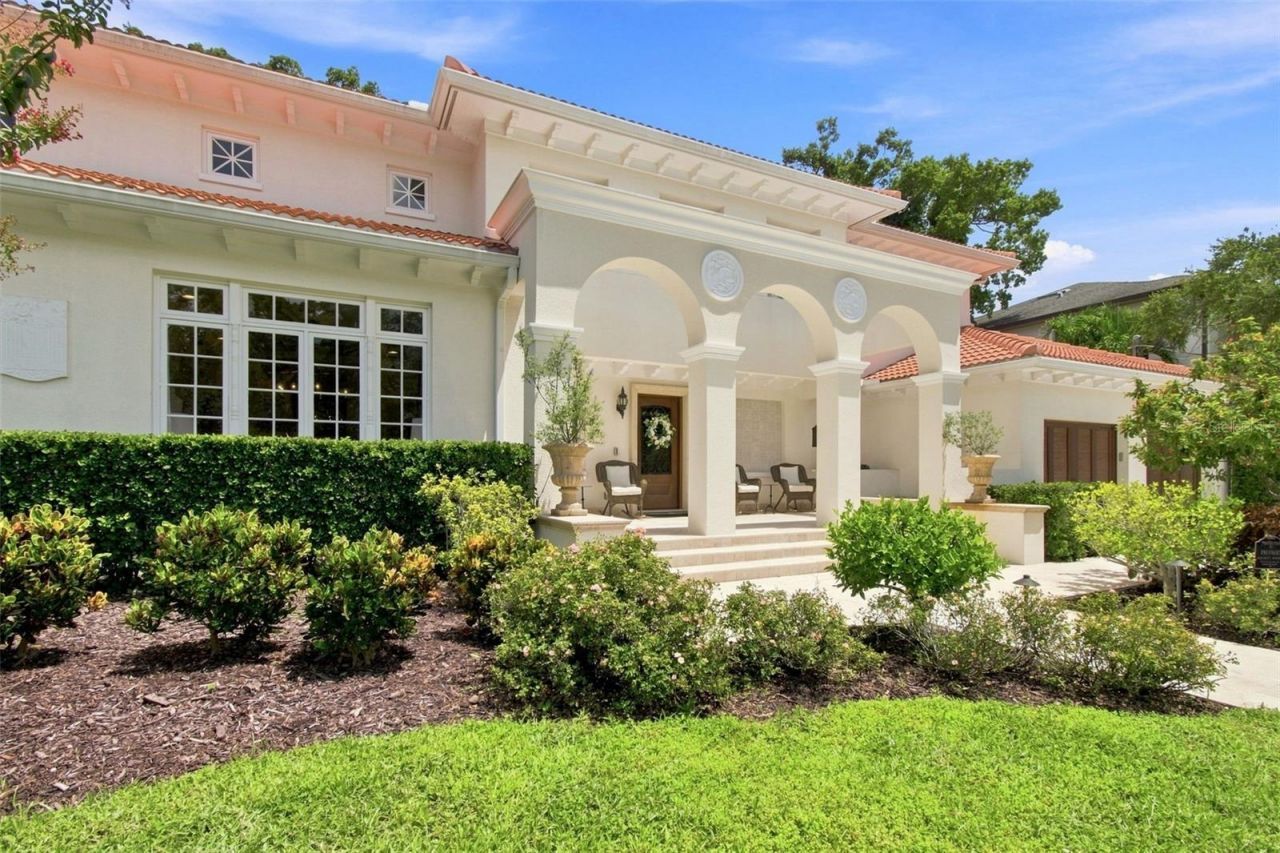 4537 W Swann Avenue, Tampa, FL 33609 Photo