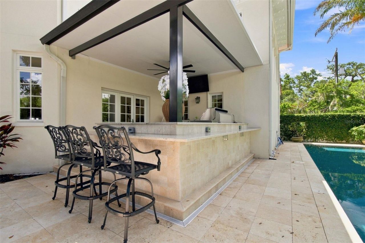 4537 W Swann Avenue, Tampa, FL 33609 Photo