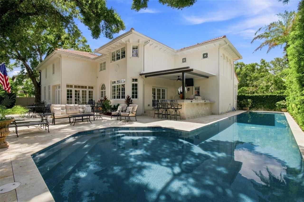 4537 W Swann Avenue, Tampa, FL 33609 Photo