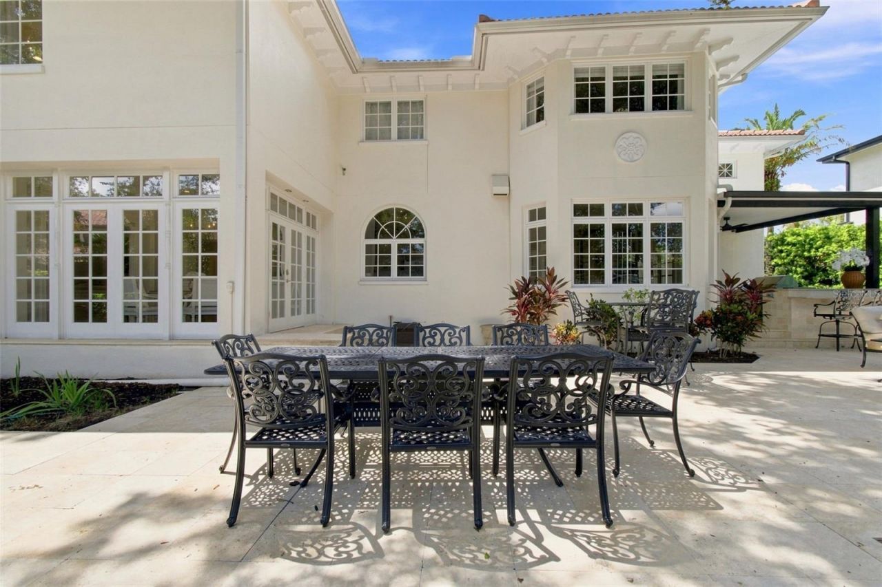 4537 W Swann Avenue, Tampa, FL 33609 Photo