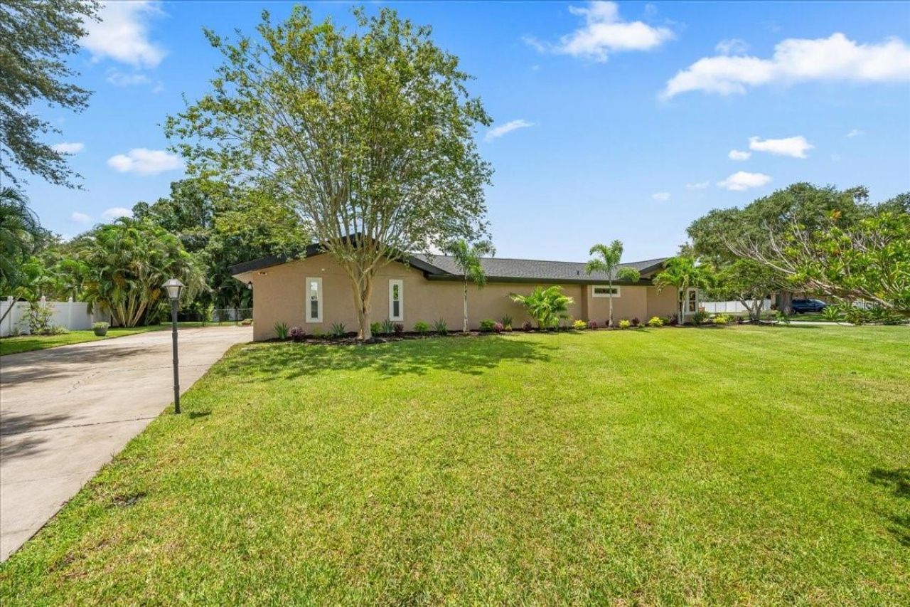 1701 Allens Creek Drive, Clearwater, FL 33764 Photo