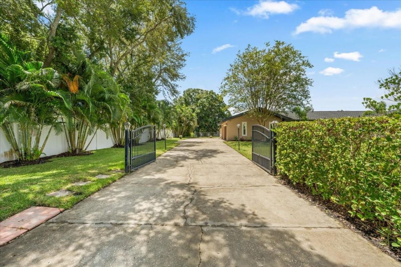 1701 Allens Creek Drive, Clearwater, FL 33764 Photo