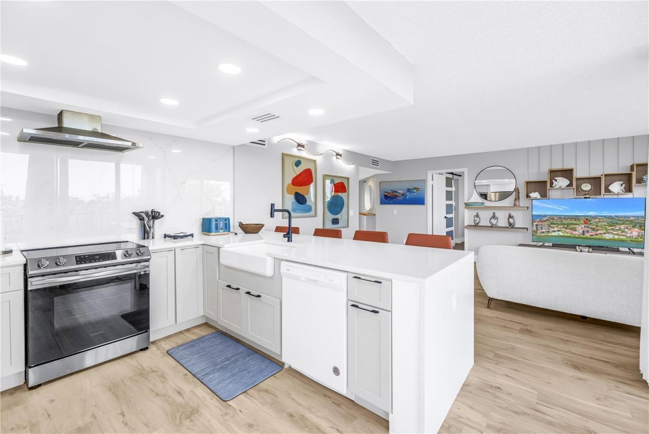 6269 Palma Del Mar Boulevard S, Unit 508, Saint Petersburg, FL 33715 Photo