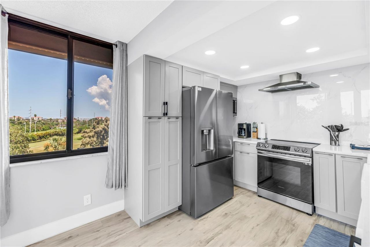 6269 Palma Del Mar Boulevard S, Unit 508, Saint Petersburg, FL 33715 Photo